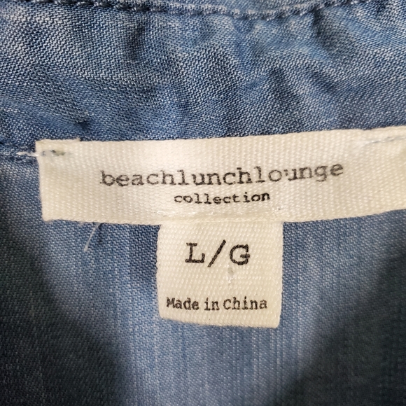 BEACH LUNCH LOUNGE COLLECTION CHAMBRAY BLOUSE - Picture 6 of 7